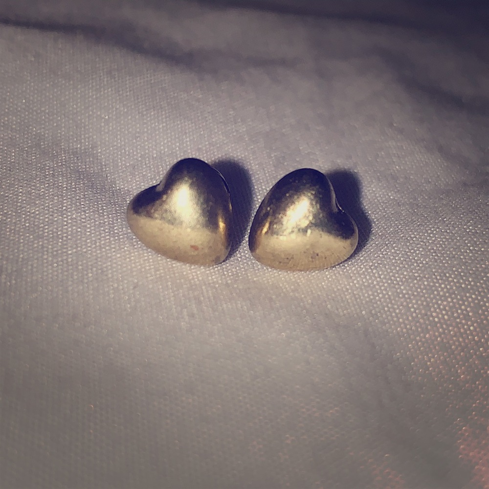 Gold heart studs